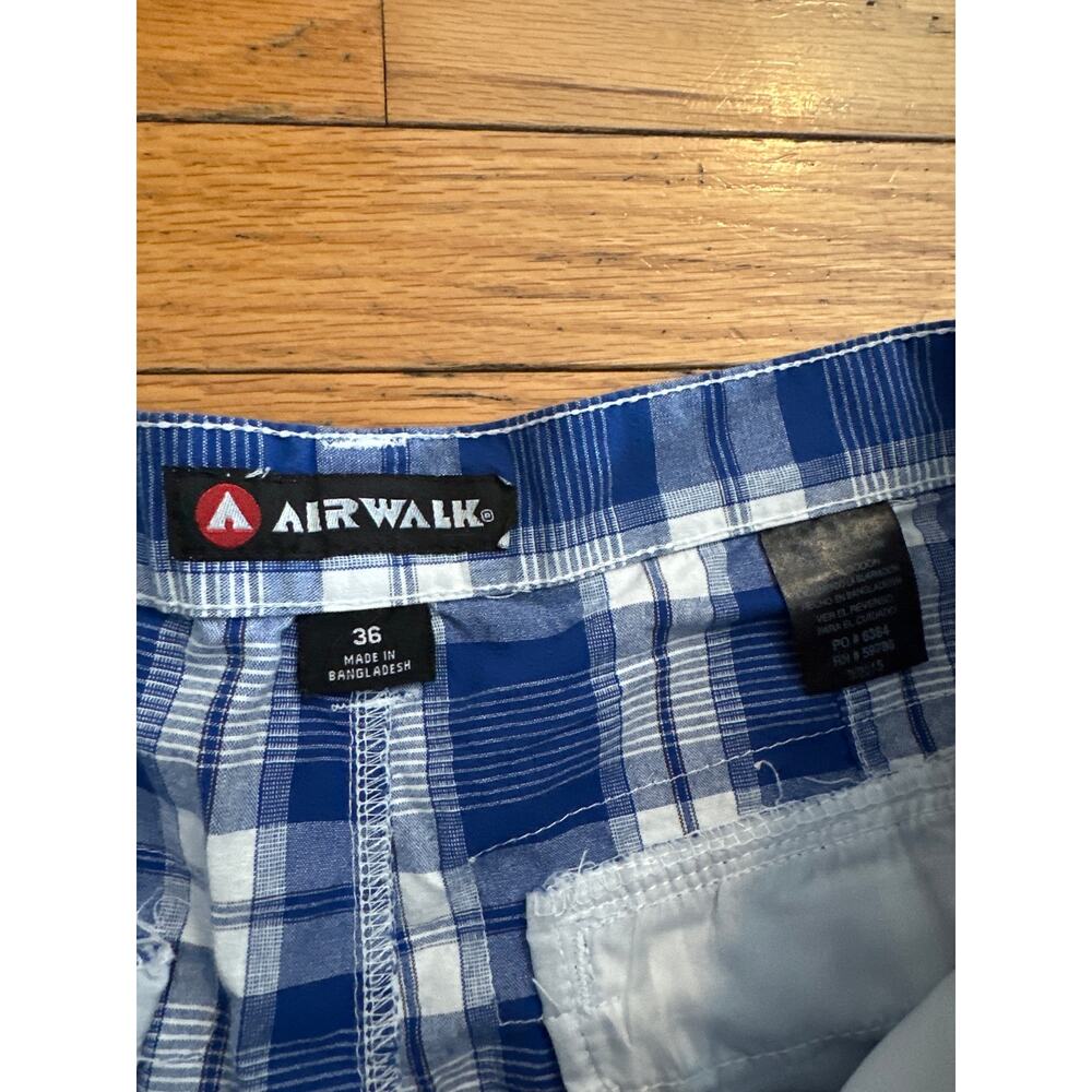 Airwalk Plaid Cargo Shorts Mens Size 36 Blue White Casual Summer Skate Y2K - Picture 2 of 4